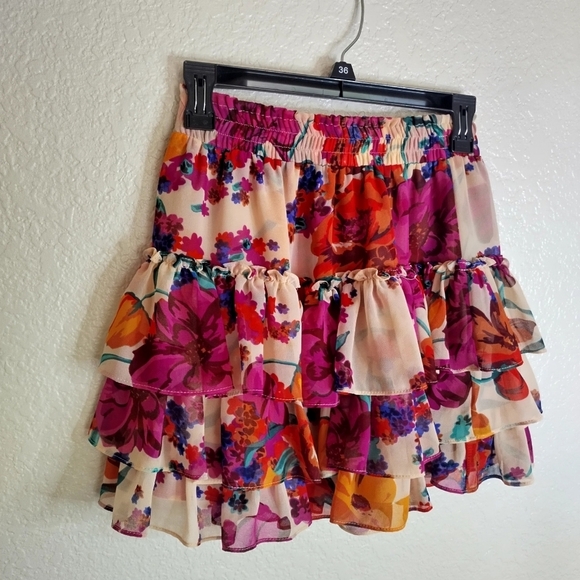 Misa Ruffle Mini Skirt Pink Cream Tiered Smocked Waist Floral Boho Sz Xs - Picture 2 of 6